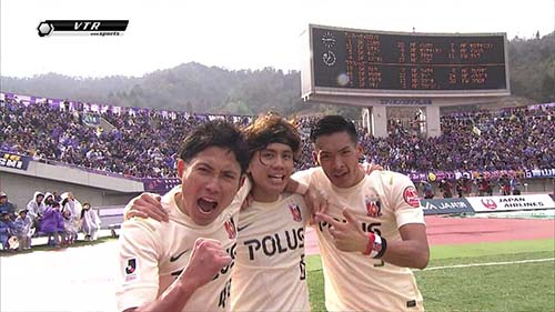 Ex-Sanfrecce players Moriwaki, Kashiwagi, and Makino. Image from https://twitter.com/kokokochan/status/307733845468405760/photo/1