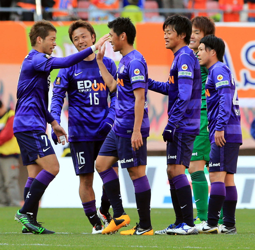 Sanfrecce's stars at the Big Swan stadium. Photo from: http://www.chugoku-np.co.jp/News/Tn201303100037.html